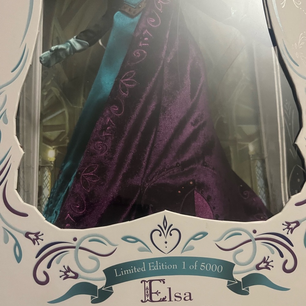 Disney Elsa Limited Edition Doll - - Picture 3 of 12